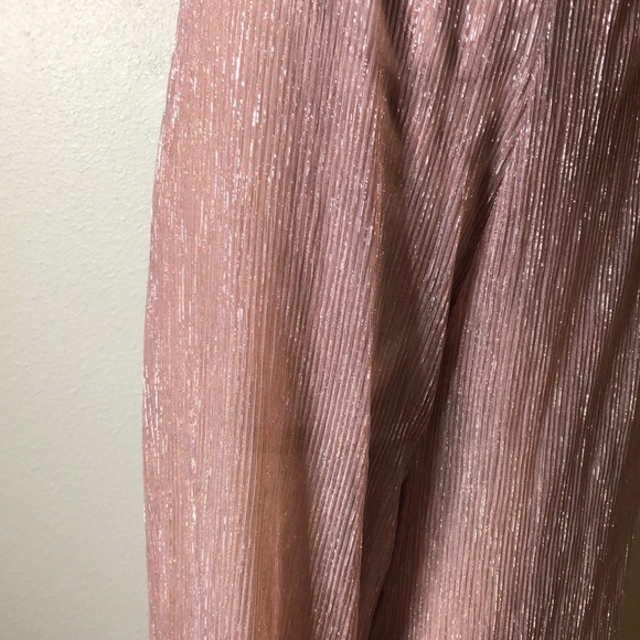 Women’s Pants - Picture 3 of 5